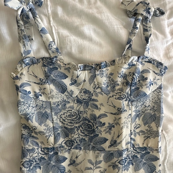 WHITE & BLUE floral midi dress! - Picture 2 of 4